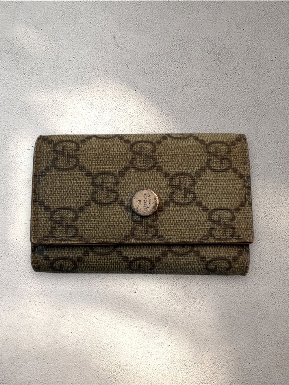 Gucci GG Supreme Canvas 6 Key Holder Case Brown Beige Leather Snap Unisex